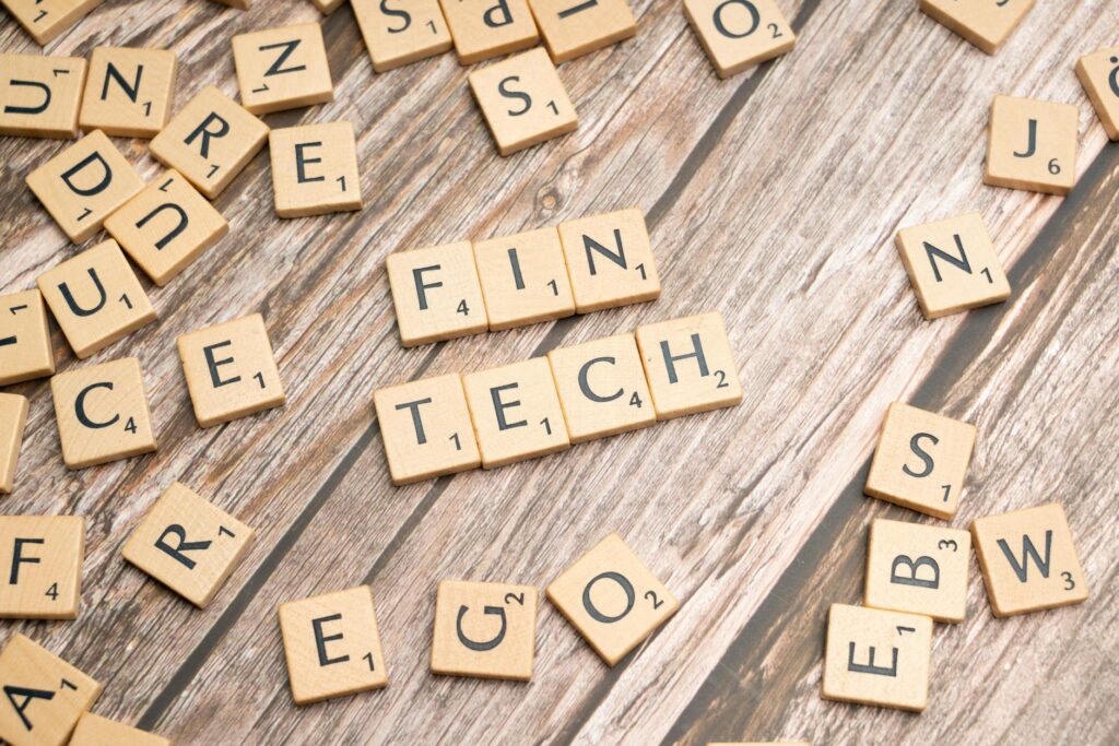 Guía de ahorro con seguros en fintech 1 pexels photo 19825344